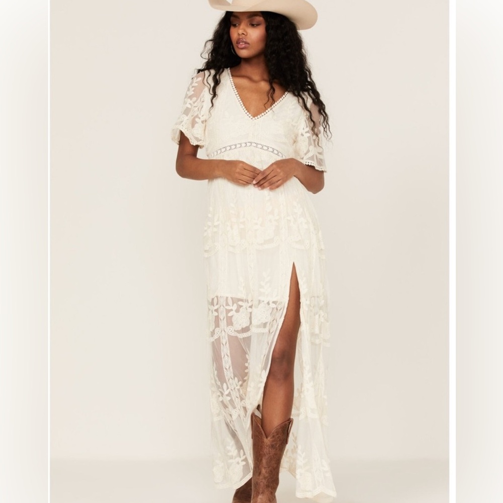 Shyanne Cream Lace Maxi Dress